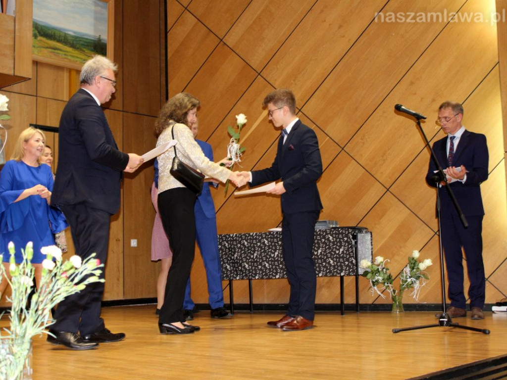 Najlepsi studenci i absolwenci zaśpiewali w Mławie