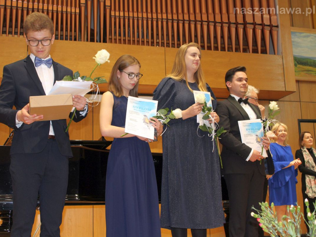 Najlepsi studenci i absolwenci zaśpiewali w Mławie