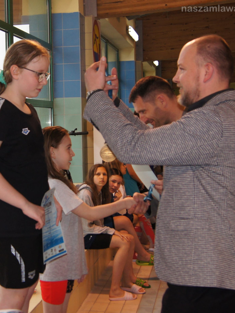 Święto pływania w Mławie. Medale Płetwala i Marlina