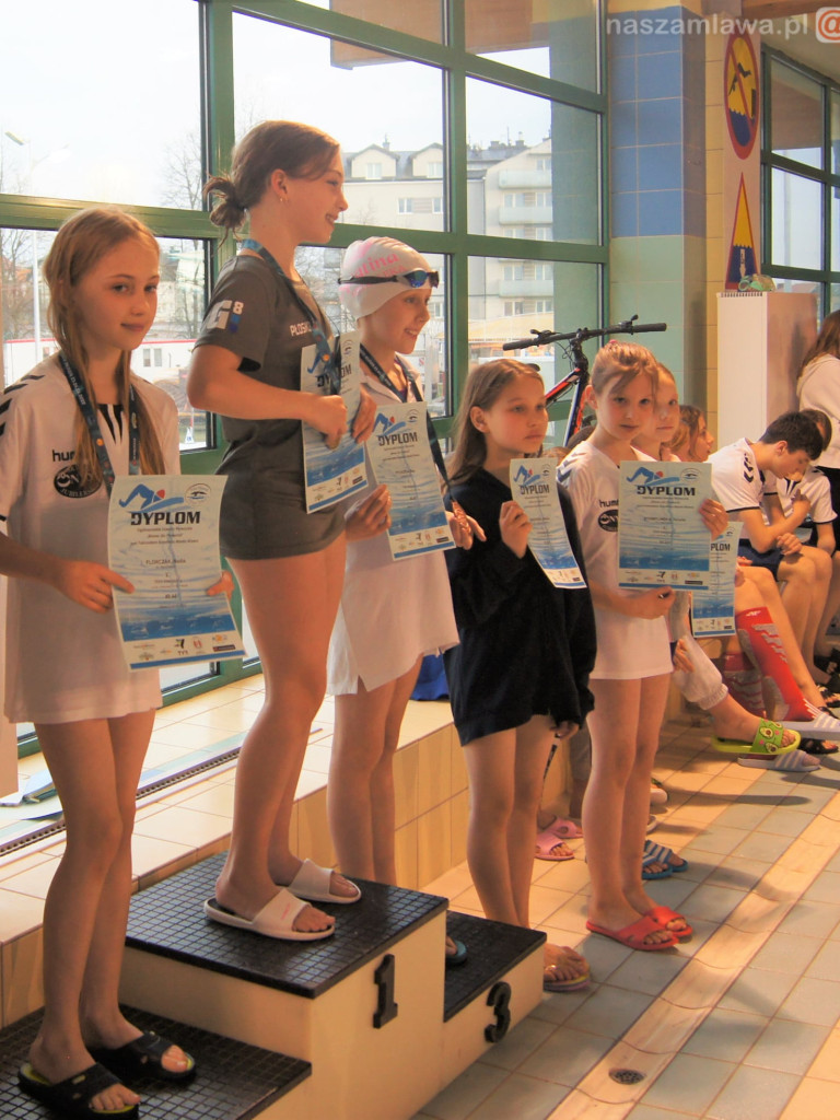 Święto pływania w Mławie. Medale Płetwala i Marlina