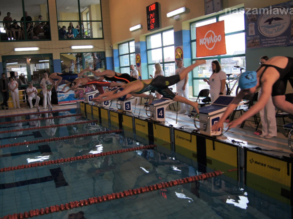 Święto pływania w Mławie. Medale Płetwala i Marlina