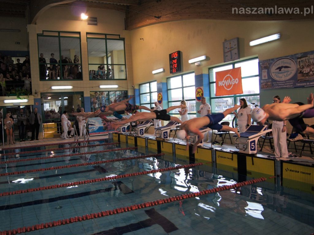 Święto pływania w Mławie. Medale Płetwala i Marlina