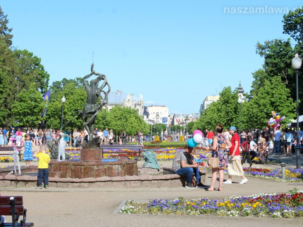 Takich tłumów w parku dawno nie było