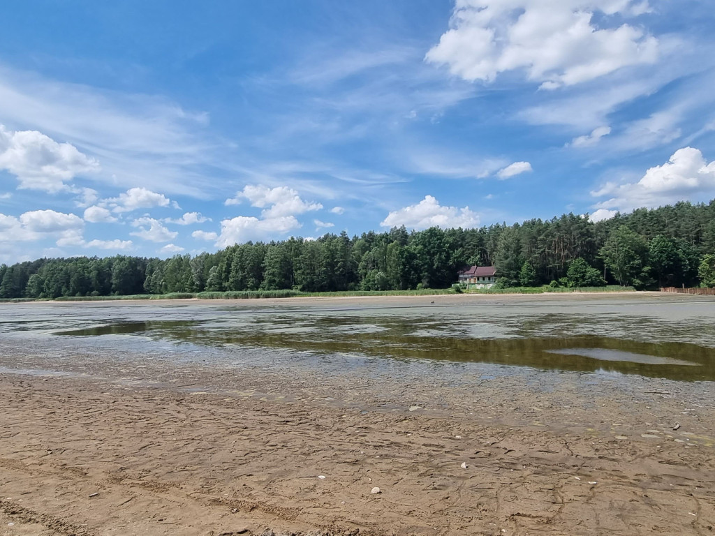 Smród, martwe ryby. Tam kąpią się dzieci