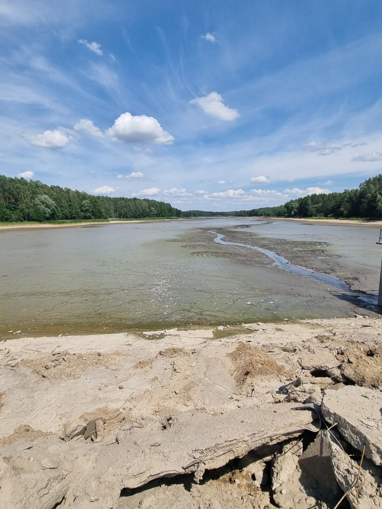 Smród, martwe ryby. Tam kąpią się dzieci