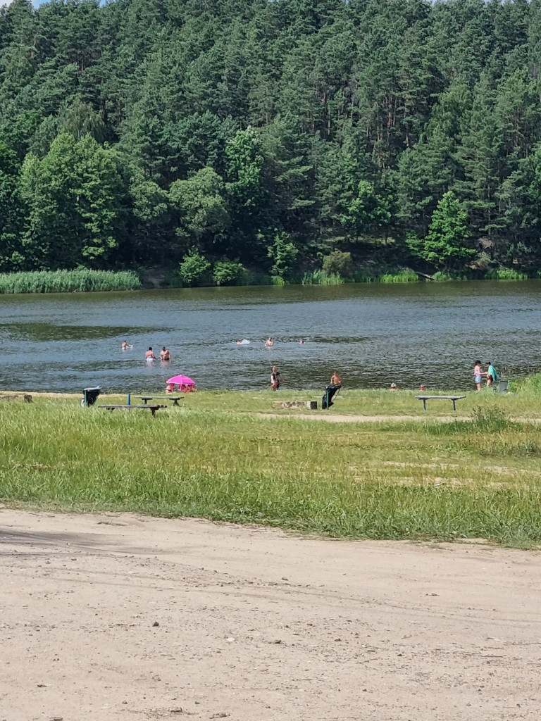 Smród, martwe ryby. Tam kąpią się dzieci