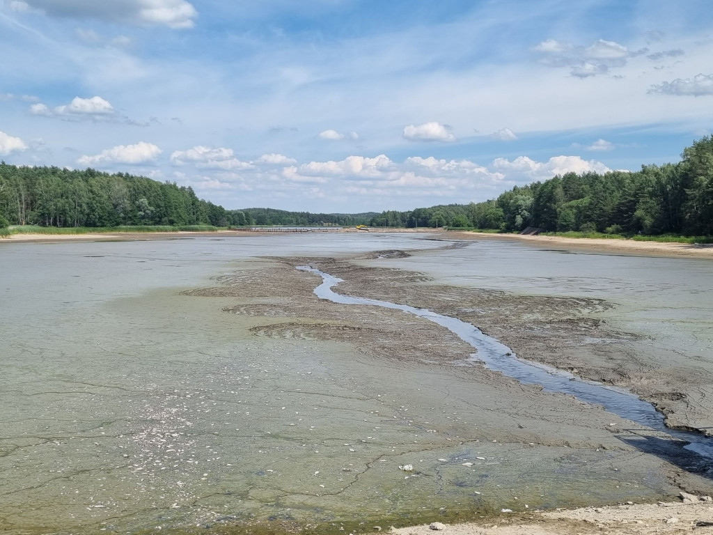 Smród, martwe ryby. Tam kąpią się dzieci
