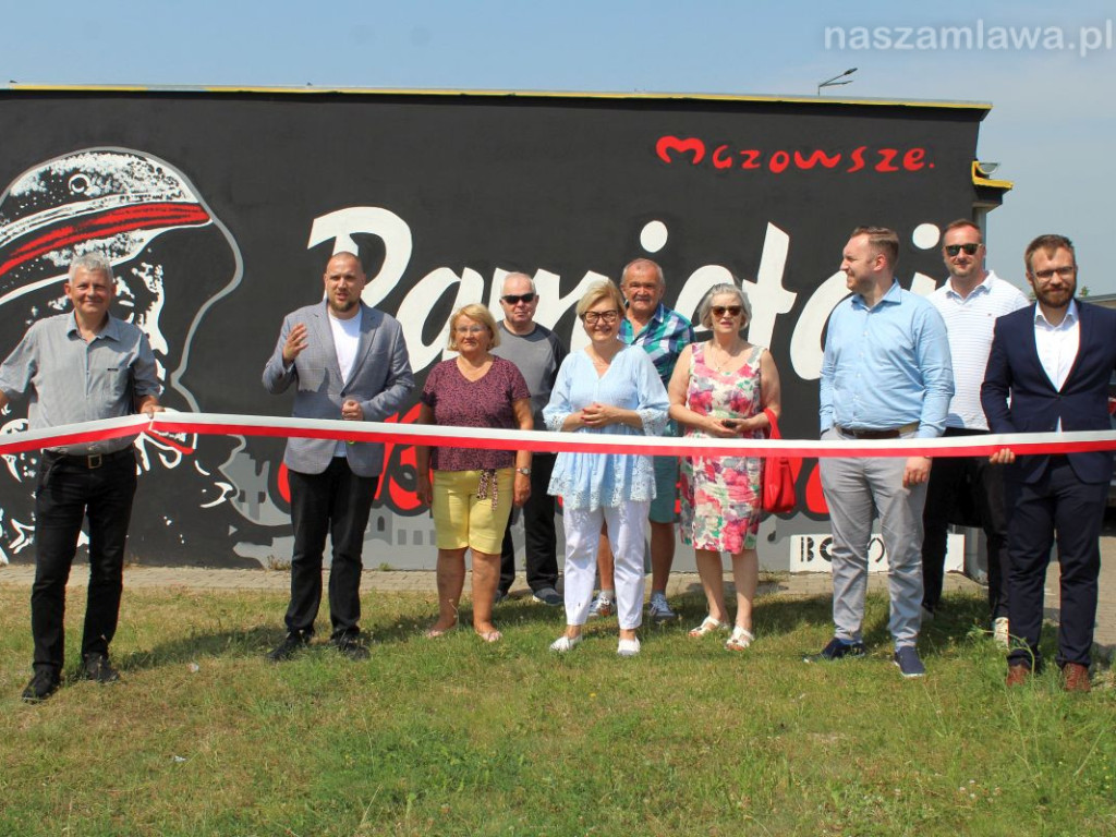 Pamiętaj o Bohaterach. Nowy mural w Mławie