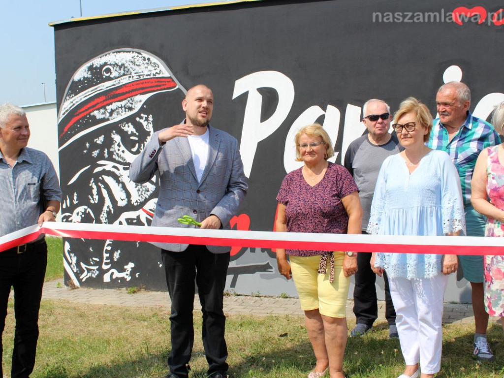 Pamiętaj o Bohaterach. Nowy mural w Mławie