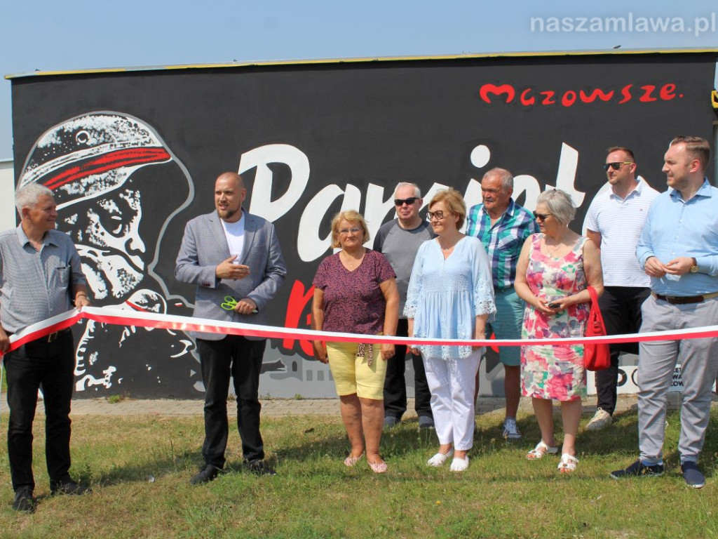 Pamiętaj o Bohaterach. Nowy mural w Mławie