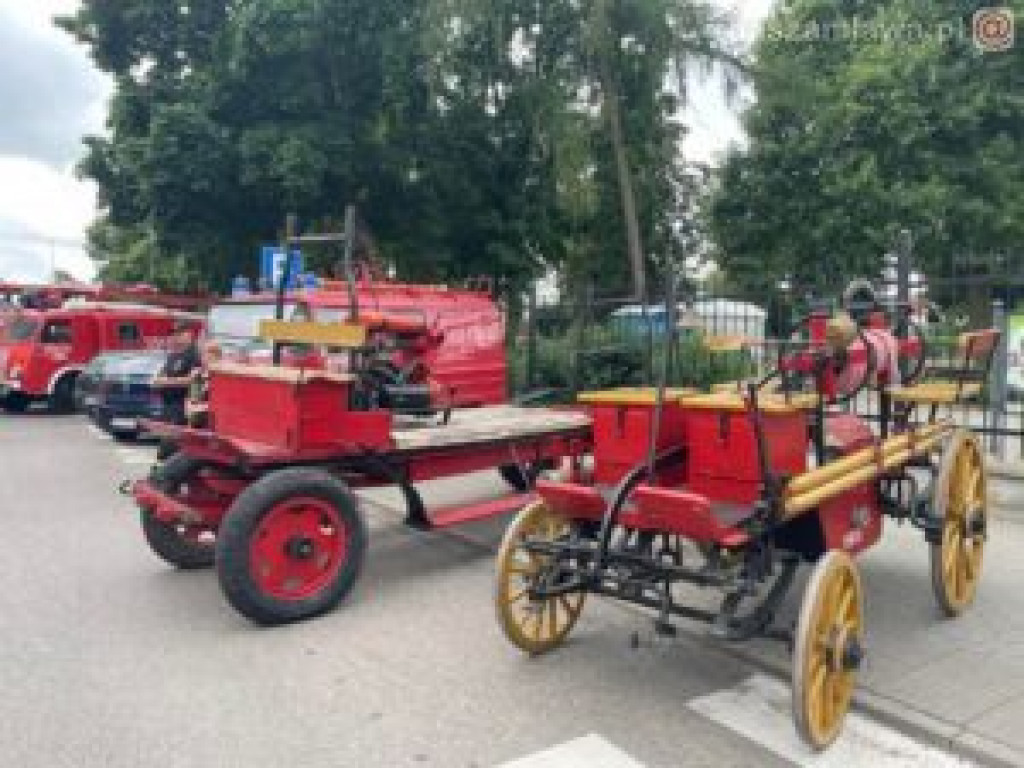 Dni Mławy: Tuningowane samochody i wozy strażackie