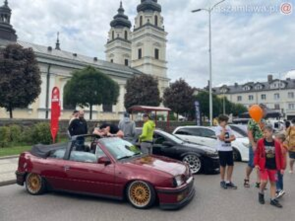Dni Mławy: Tuningowane samochody i wozy strażackie