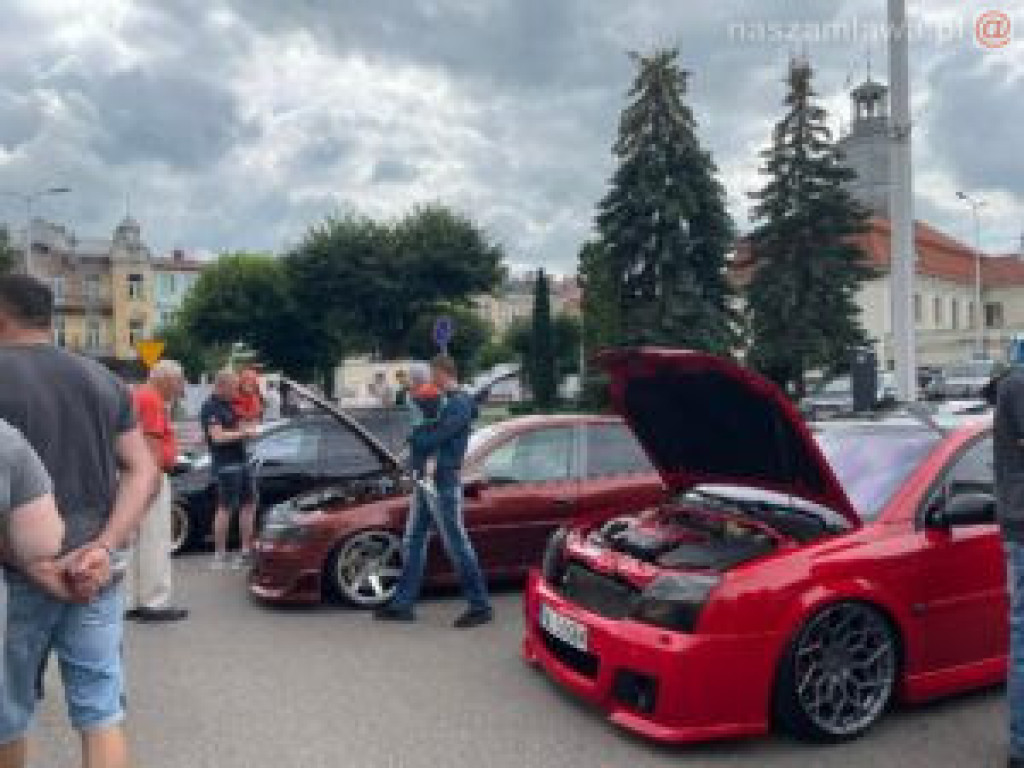 Dni Mławy: Tuningowane samochody i wozy strażackie