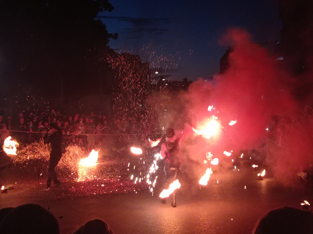 Dni Mławy: Tańczący z ogniem