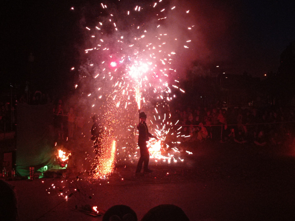 Dni Mławy: Tańczący z ogniem