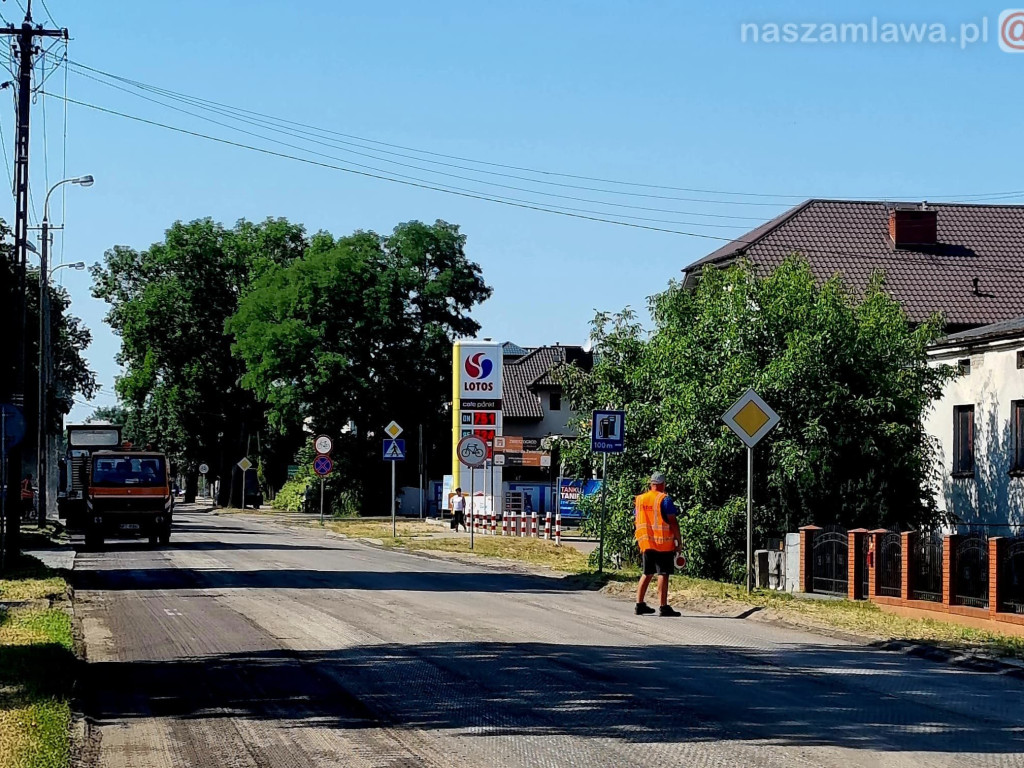 Jedna z głównych ulic zablokowana [ZDJĘCIA]