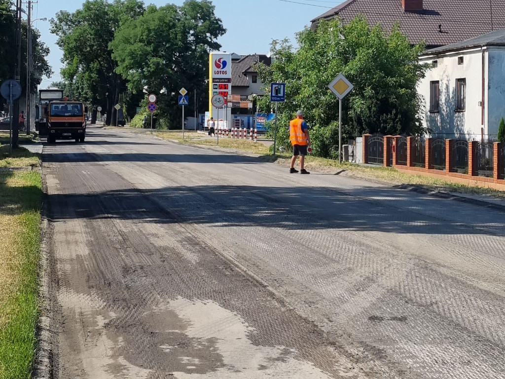 Jedna z głównych ulic zablokowana [ZDJĘCIA]