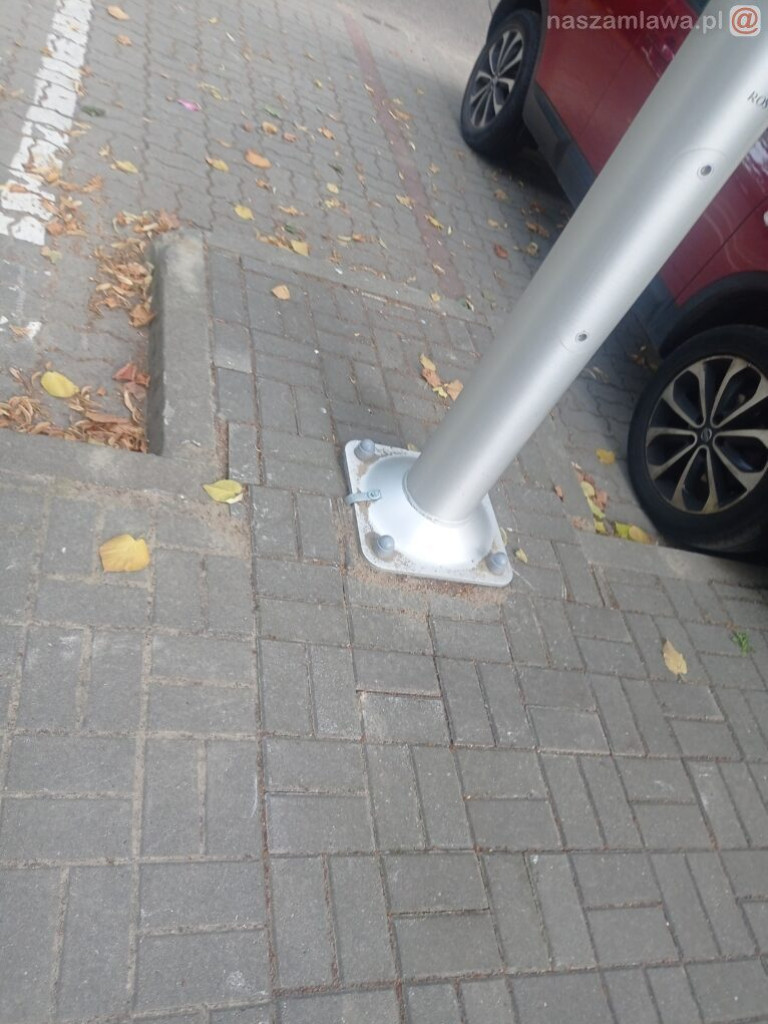 Tylko czekać aż latarnia się pochyli