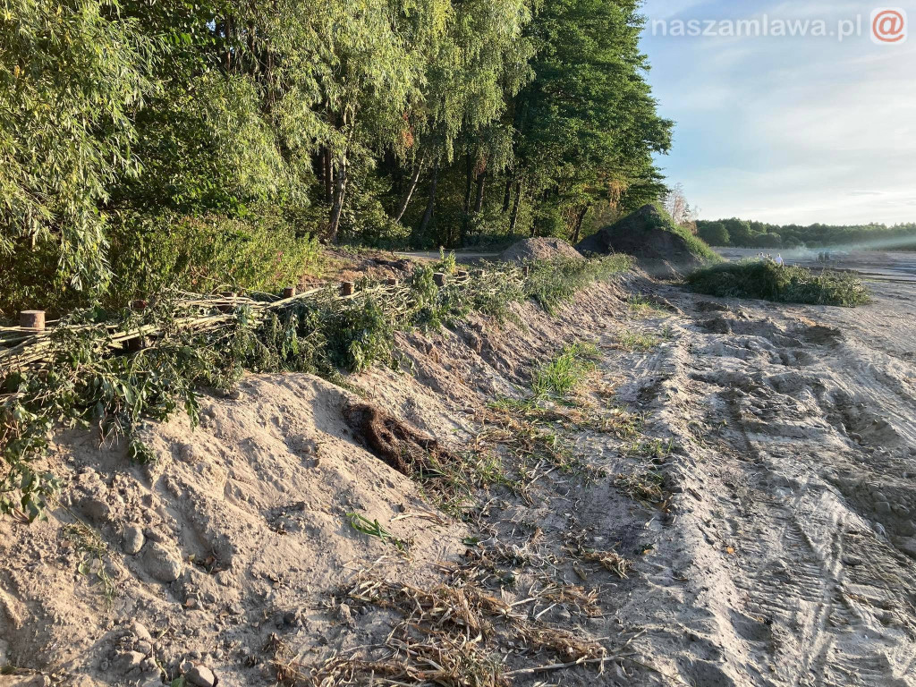Remont zalewu. Teraz schną drzewa (FOTORELACJA)