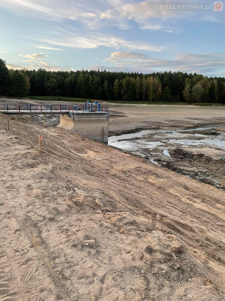 Remont zalewu. Teraz schną drzewa (FOTORELACJA)