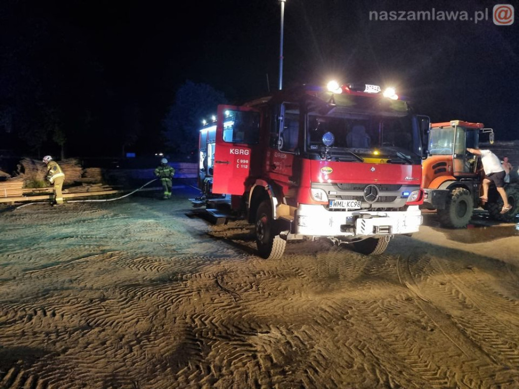 Strażacy wezwani do pożaru tartaku [ZDJĘCIA]