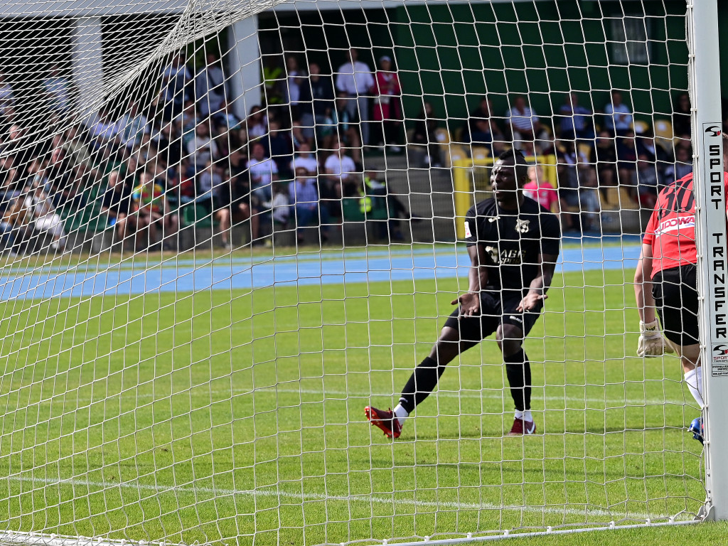 Pierwsze śliwki robaczywki. Nieudana inauguracja