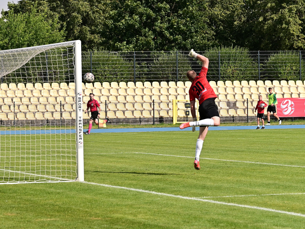 Pierwsze śliwki robaczywki. Nieudana inauguracja