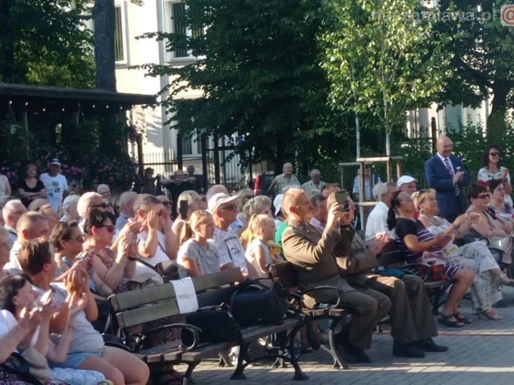 Koncert i piknik w parku (FOTORELACJA)
