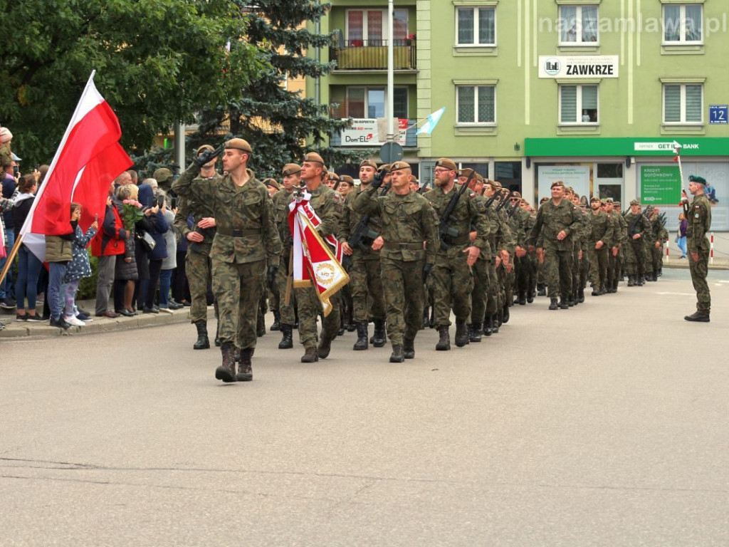 Przysięga wojskowa i defilada w centrum Mławy [NASZA RELACJA]