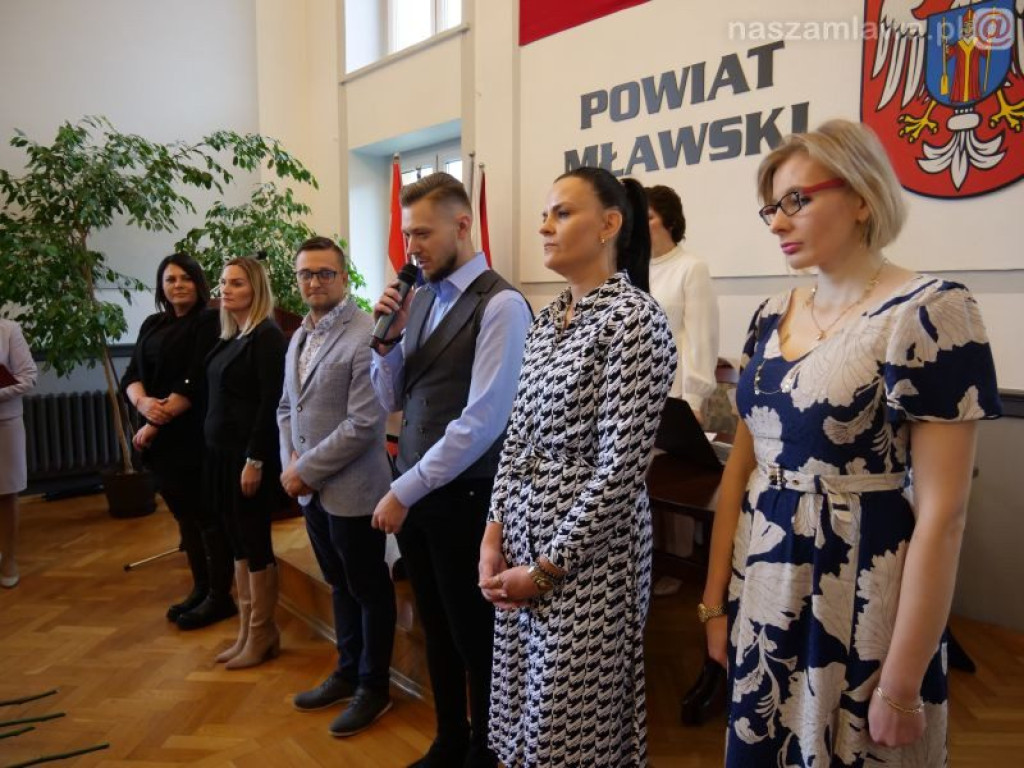 Maturzyści nagrodzeni, nauczyciele awansowani [ZDJĘCIA]