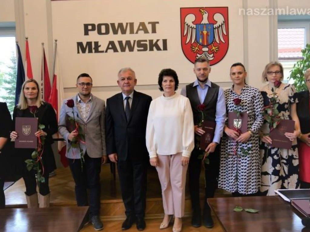 Maturzyści nagrodzeni, nauczyciele awansowani [ZDJĘCIA]