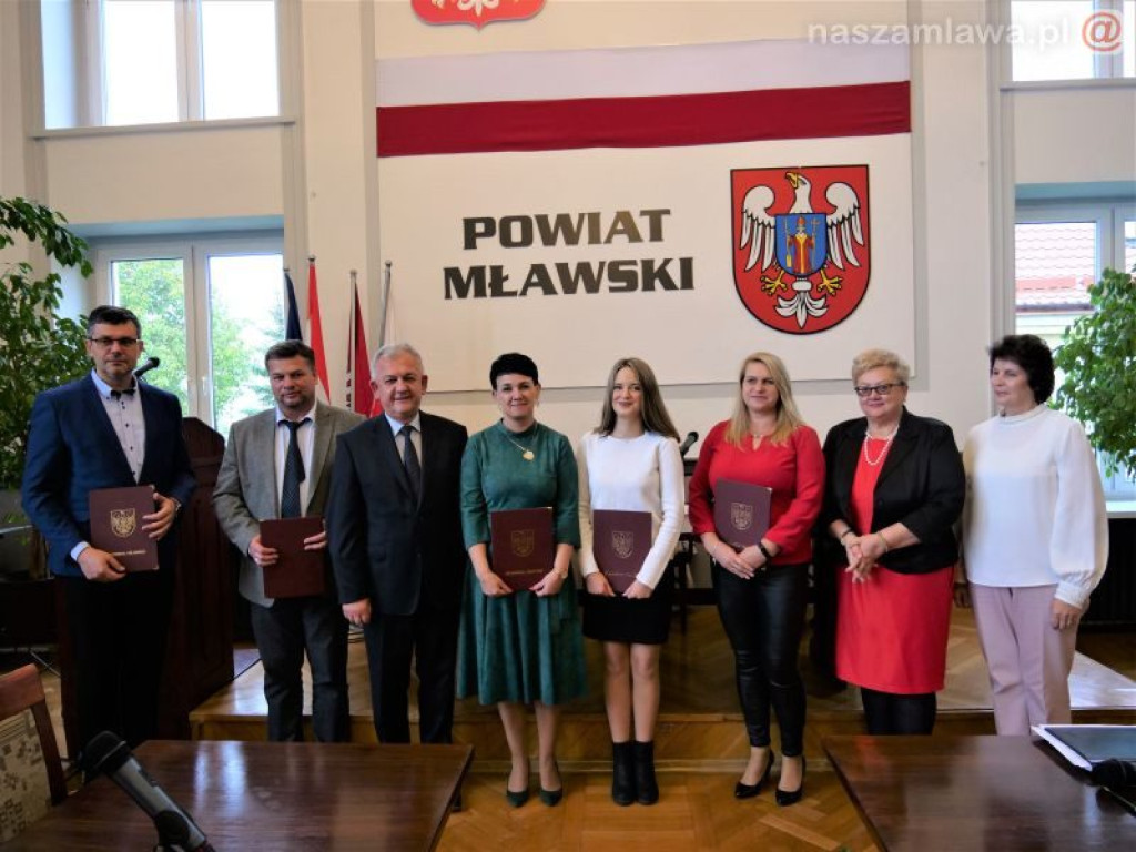 Maturzyści nagrodzeni, nauczyciele awansowani [ZDJĘCIA]