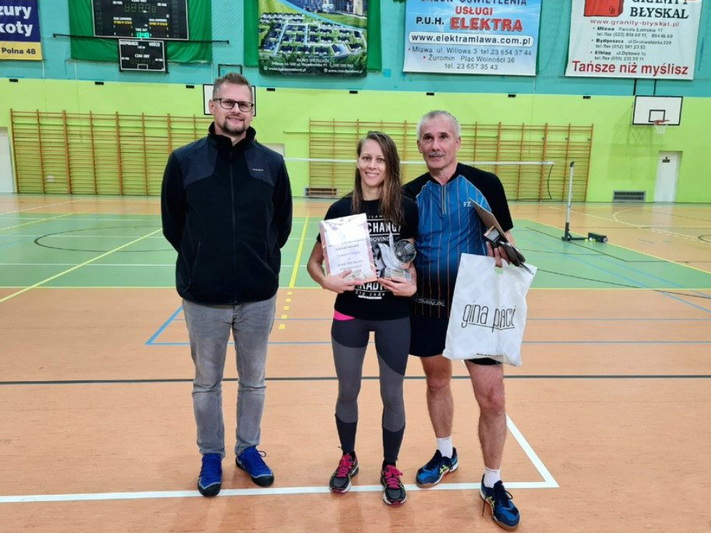 Przy stole Łączyński. Debel i singel w badmintona