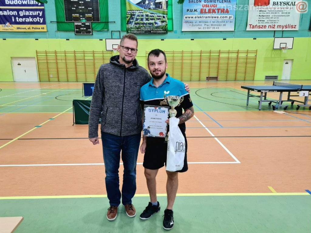 Przy stole Łączyński. Debel i singel w badmintona