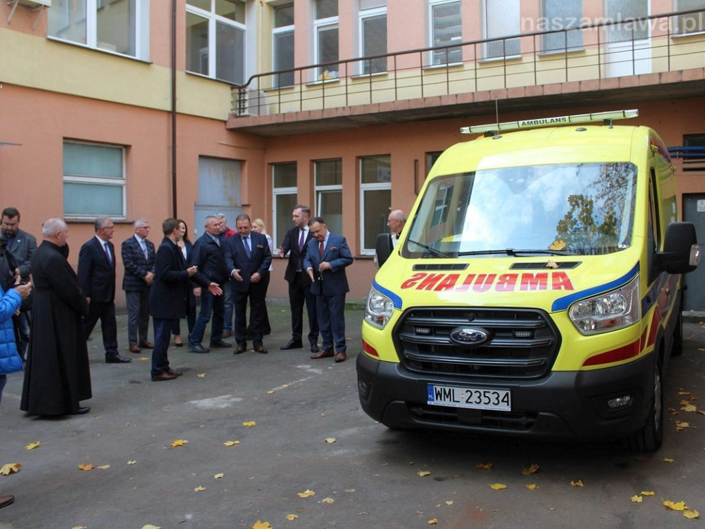 Karetka i sprzęt dla szpitala [NASZA RELACJA]