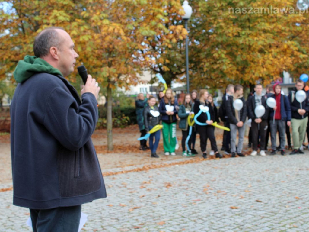 Solidarny Łańcuch Białych Serc w Mławie [ZDJĘCIA]