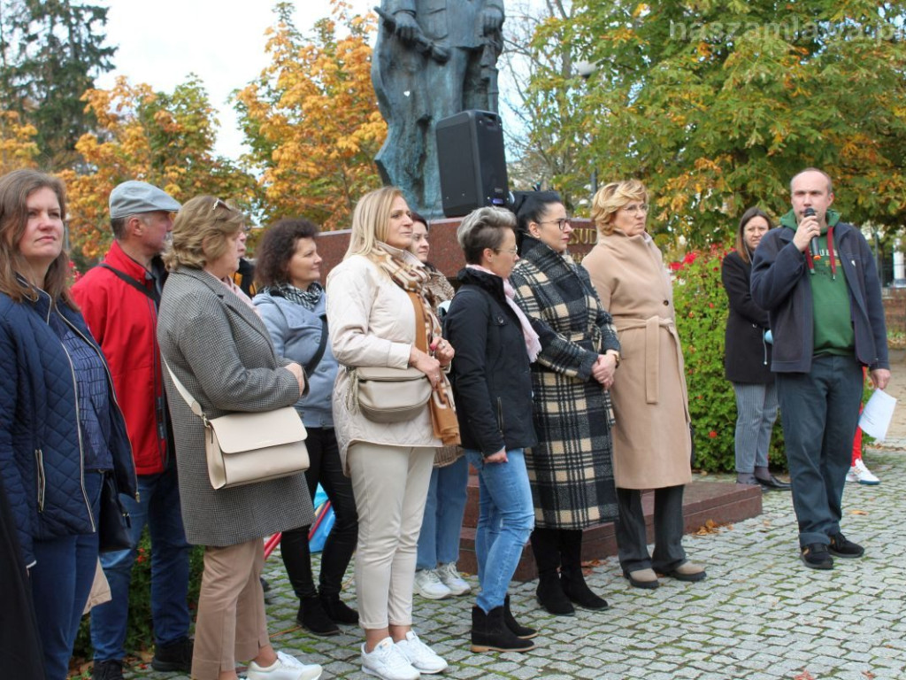 Solidarny Łańcuch Białych Serc w Mławie [ZDJĘCIA]