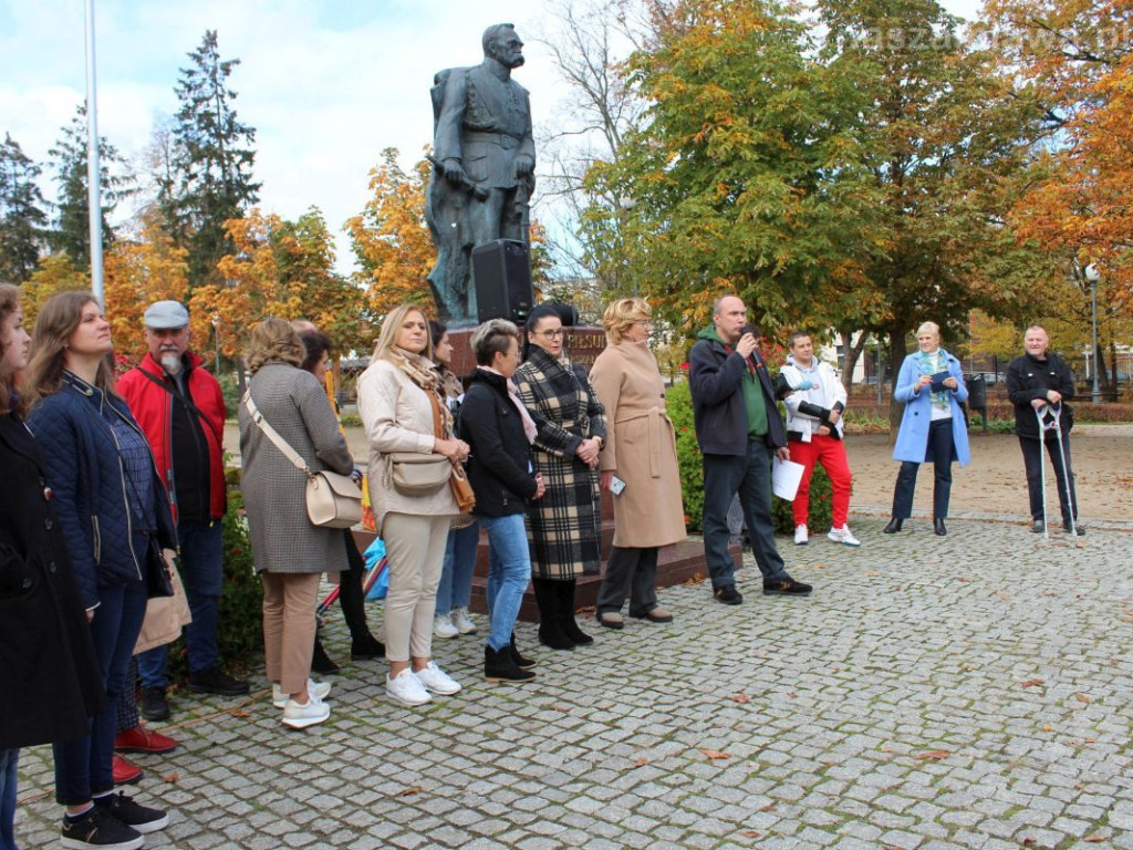 Solidarny Łańcuch Białych Serc w Mławie [ZDJĘCIA]