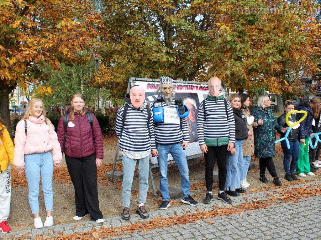 Solidarny Łańcuch Białych Serc w Mławie [ZDJĘCIA]