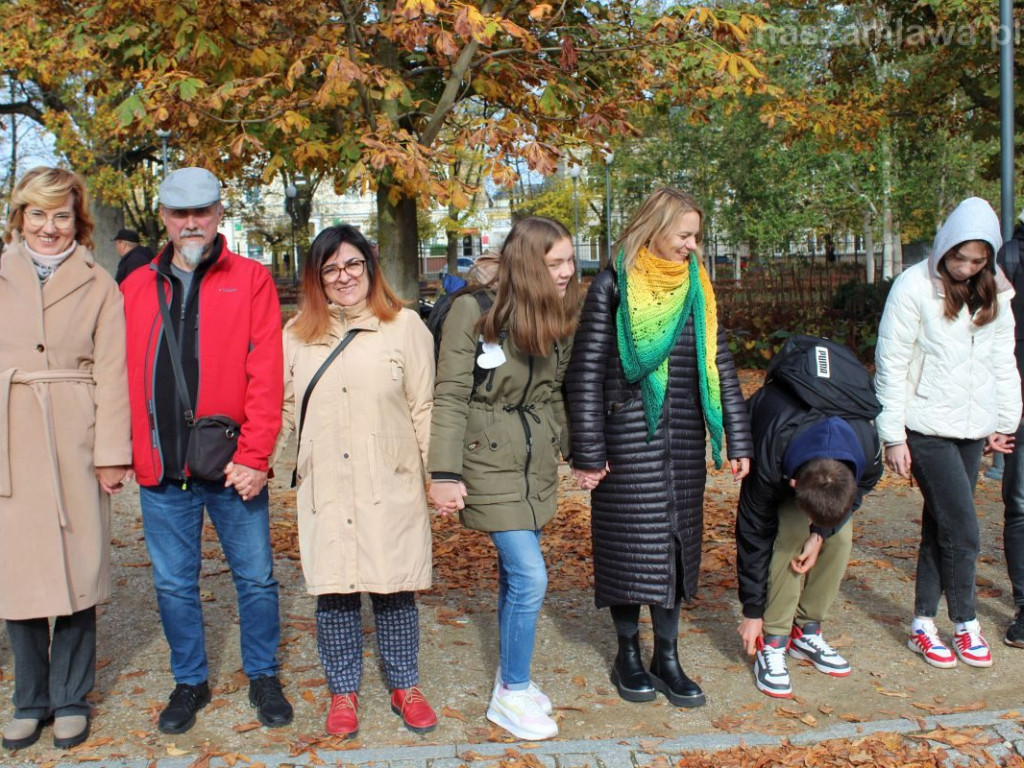 Solidarny Łańcuch Białych Serc w Mławie [ZDJĘCIA]