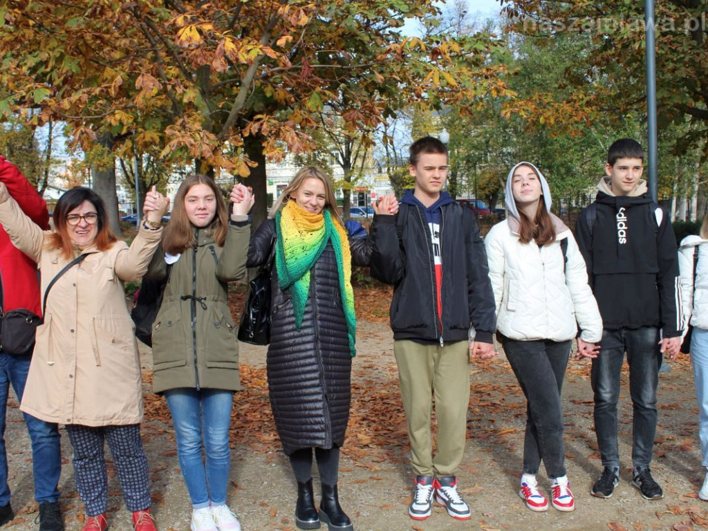 Solidarny Łańcuch Białych Serc w Mławie [ZDJĘCIA]