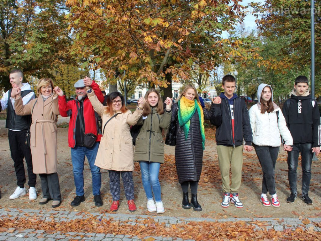 Solidarny Łańcuch Białych Serc w Mławie [ZDJĘCIA]