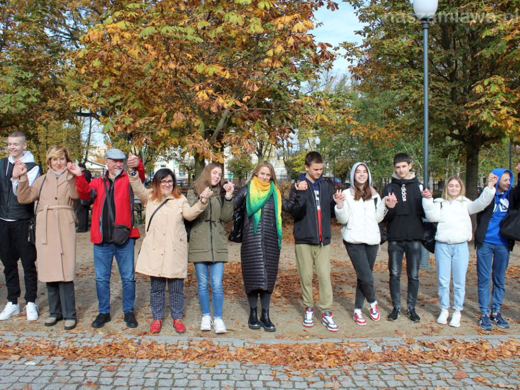 Solidarny Łańcuch Białych Serc w Mławie [ZDJĘCIA]