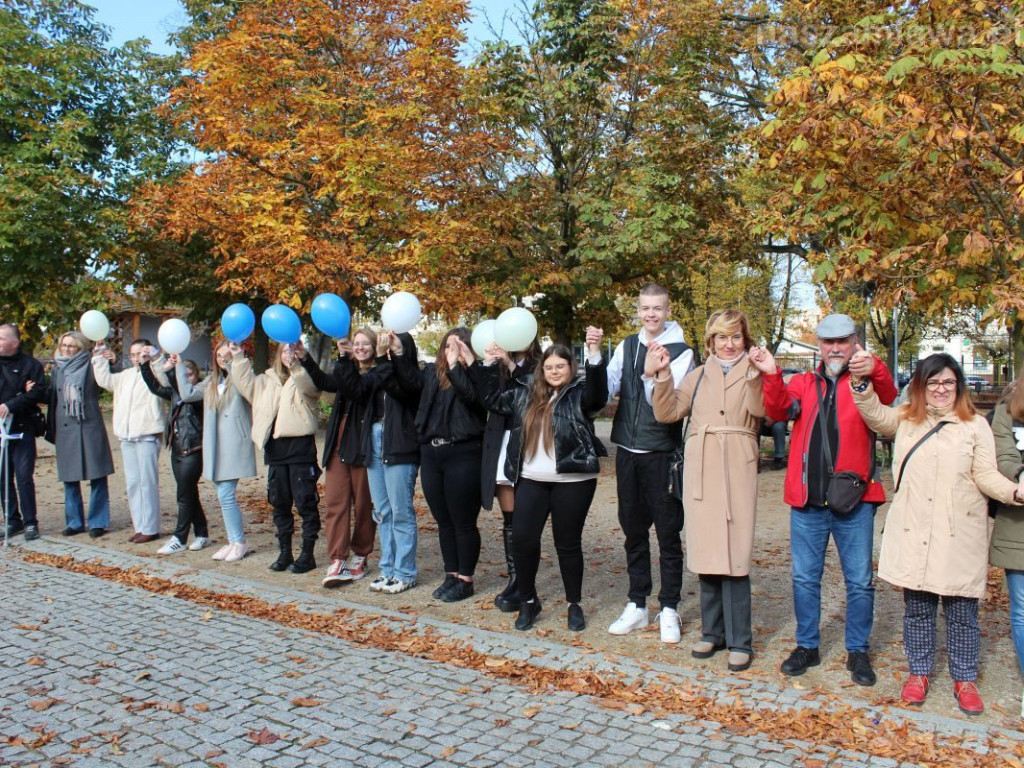 Solidarny Łańcuch Białych Serc w Mławie [ZDJĘCIA]