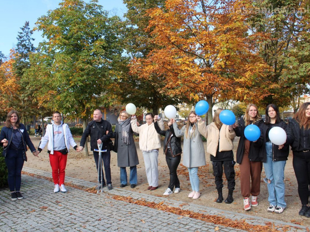 Solidarny Łańcuch Białych Serc w Mławie [ZDJĘCIA]