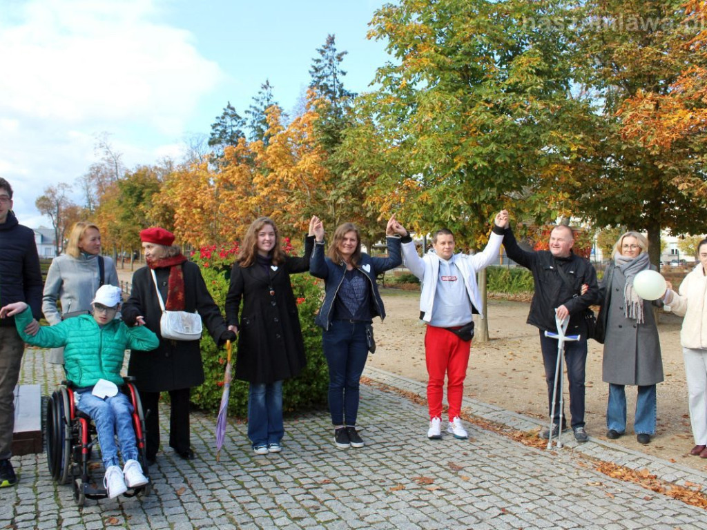 Solidarny Łańcuch Białych Serc w Mławie [ZDJĘCIA]