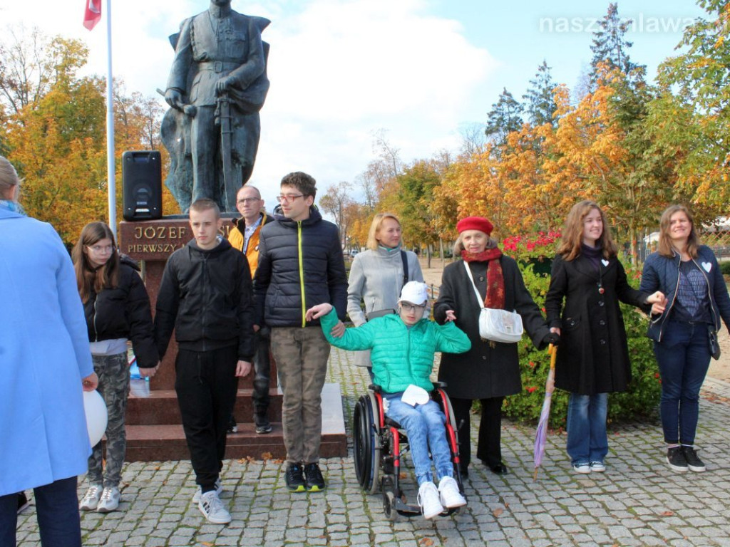 Solidarny Łańcuch Białych Serc w Mławie [ZDJĘCIA]