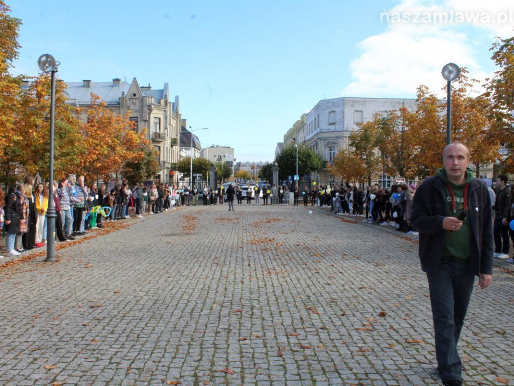 Solidarny Łańcuch Białych Serc w Mławie [ZDJĘCIA]
