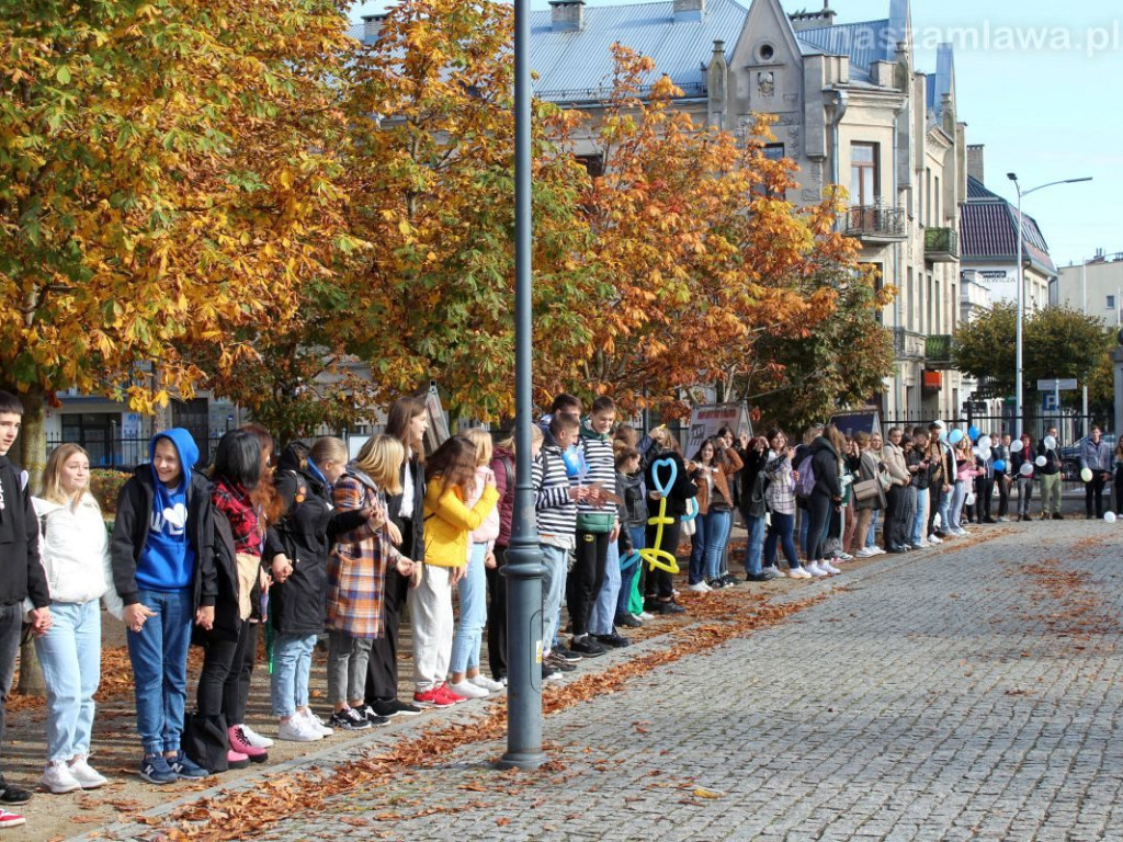 Solidarny Łańcuch Białych Serc w Mławie [ZDJĘCIA]