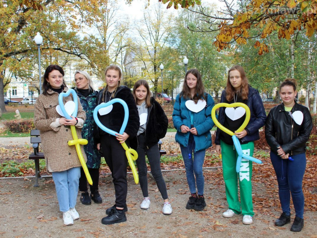 Solidarny Łańcuch Białych Serc w Mławie [ZDJĘCIA]